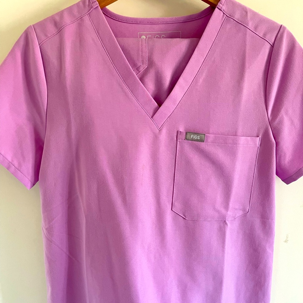Women’s Catarina one pocket scrub top in Dusk